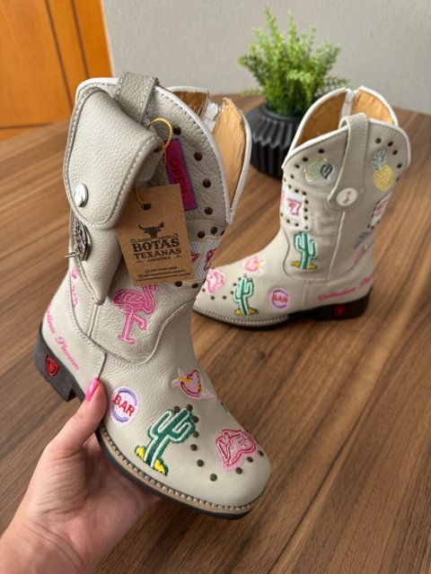 Texana Fabiana Infantil com Kit Canivete - Couro Floatter Branco/Bordado Símbolos - Imagem 2