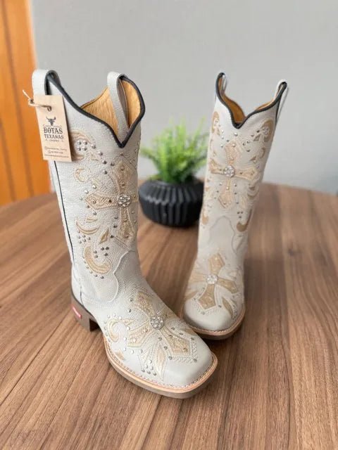 Texana Amora - Couro Off-White/ Bordado Cruz Bege com Metais - Imagem 2