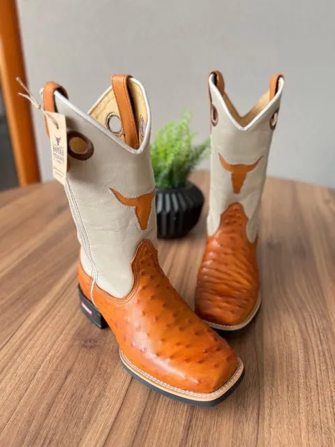 Texana Lucca - Couro Off-White e Avestruz/ Bordado Touro Caramelo - Imagem 2