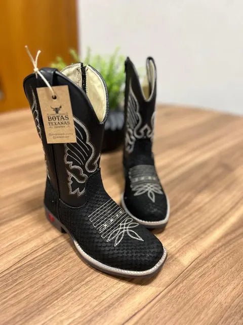 Texana Gael Infantil - Couro Látego e Tilápia Preto/Bordado Asas Bege - Imagem 2