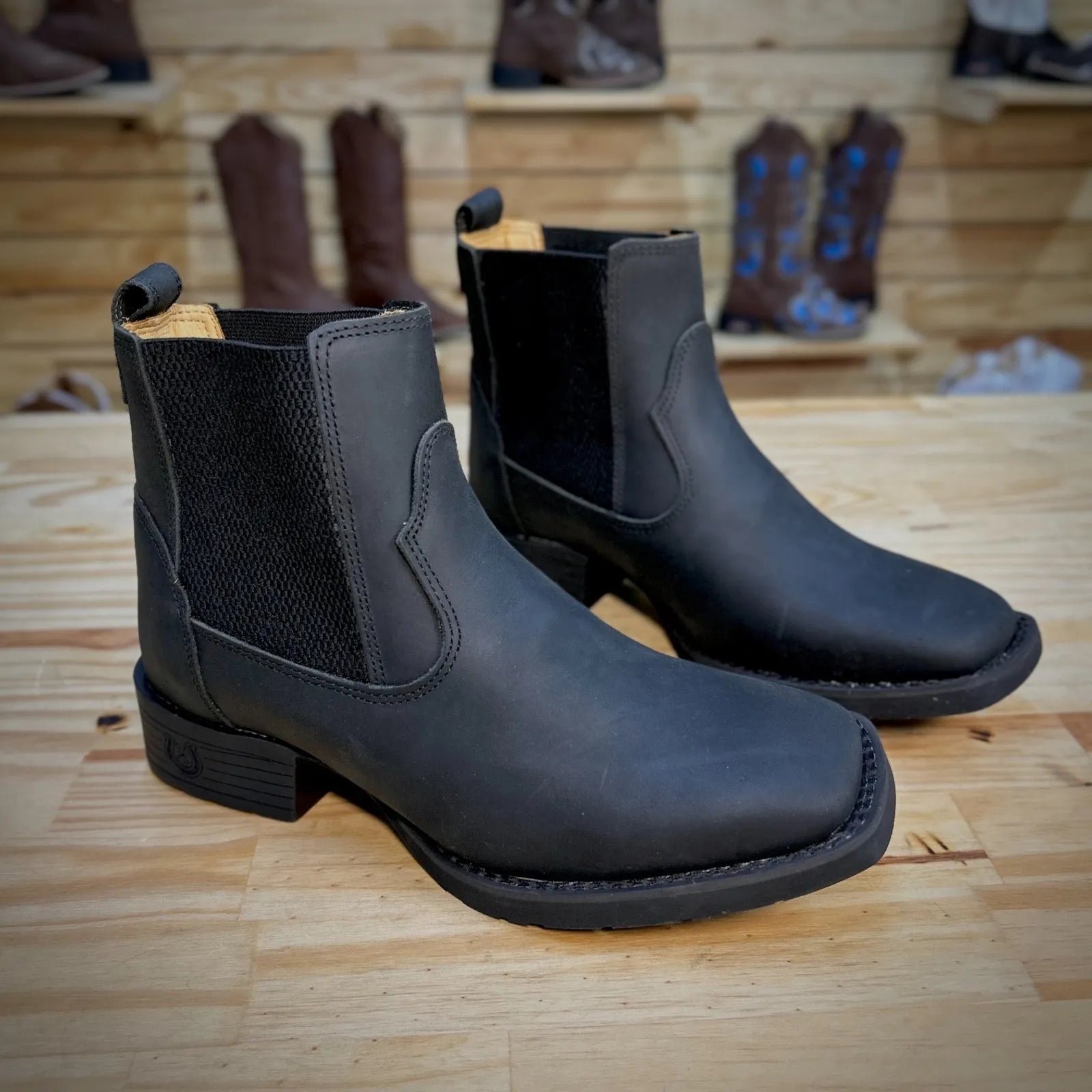 Botina Casca de Bala - Couro Crazy Horse Preto - Imagem 3