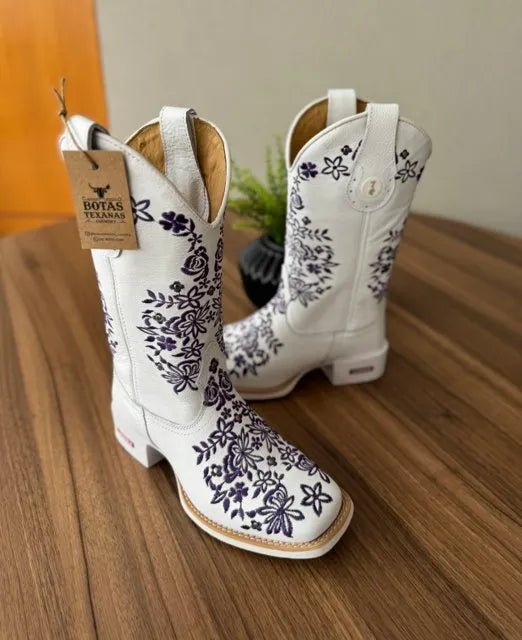Texana Maitê - Couro Floatter Branco/Bordado Lilás Florência com Metais