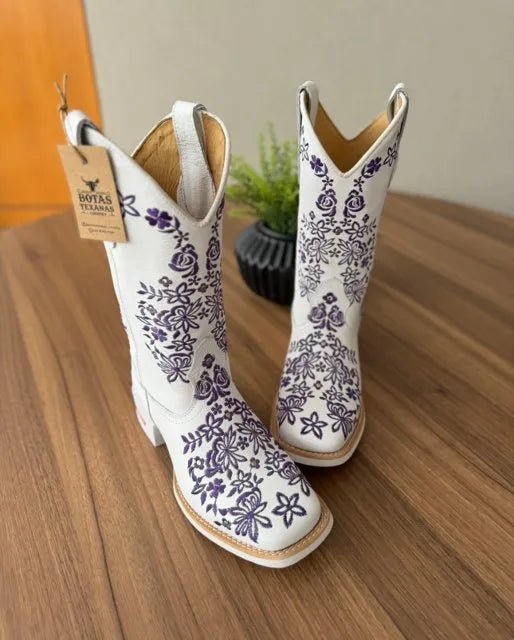 Texana Maitê - Couro Floatter Branco/Bordado Lilás Florência com Metais - Imagem 2