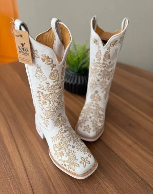 Texana Maitê - Couro Floatter Branco/Bordado Florência Bege com Padroeira e Metais - Imagem 2