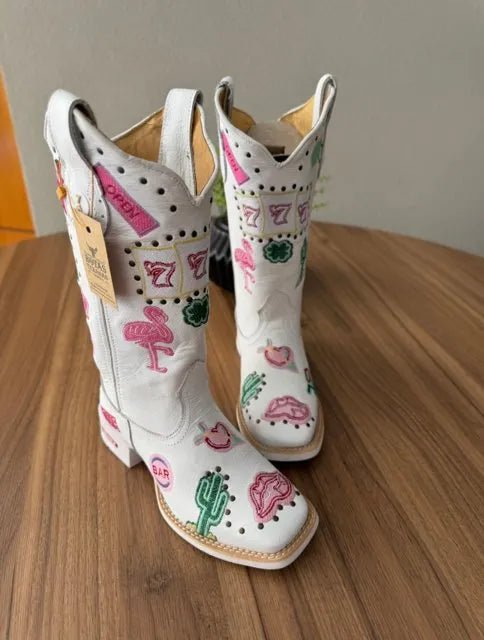 Texana Fabiana - Couro Floatter Branco/Bordado Símbolos - Imagem 2