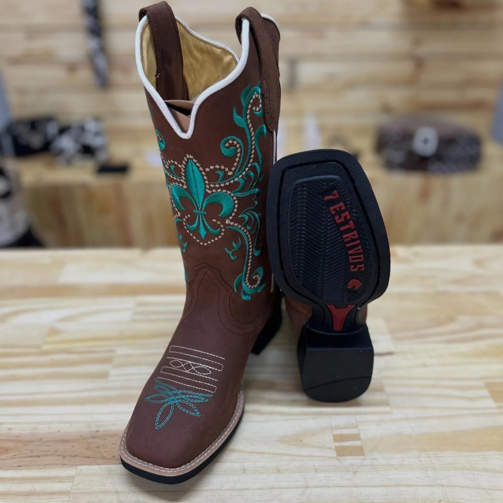 Texana Lustre 2.0 - Couro Crazy Horse Nescau | Bordado Verde e Bege - Imagem 3
